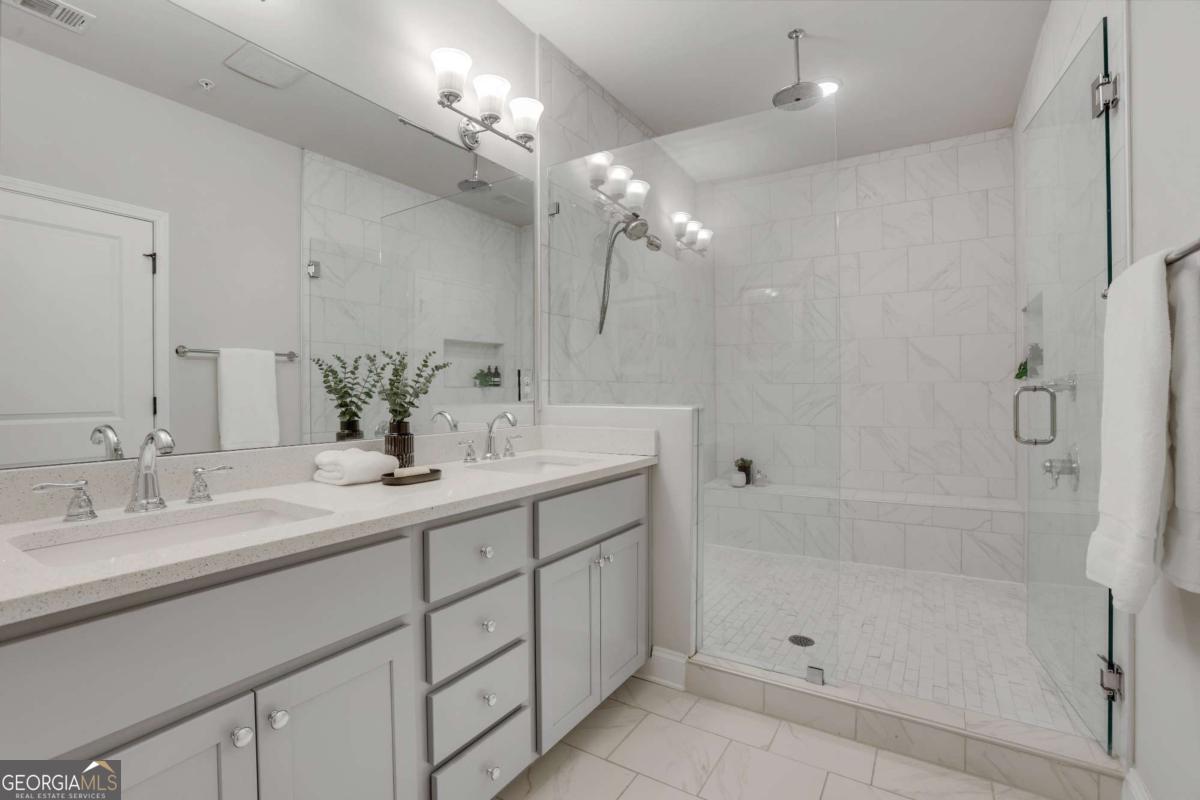 1292 Stone Castle CIR SE