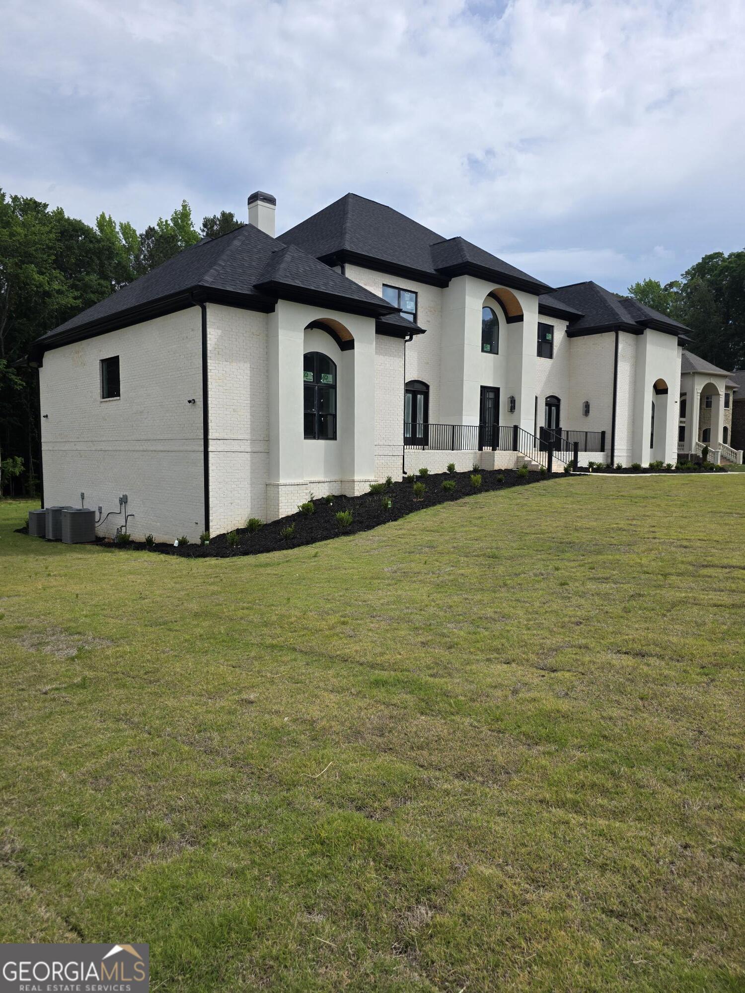 220 Waltham WAY