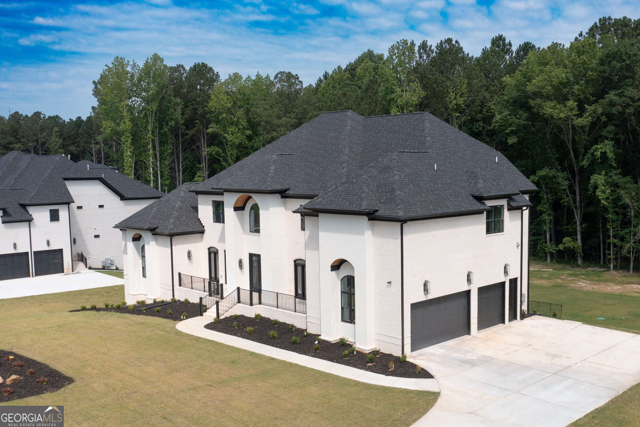 220 Waltham WAY
