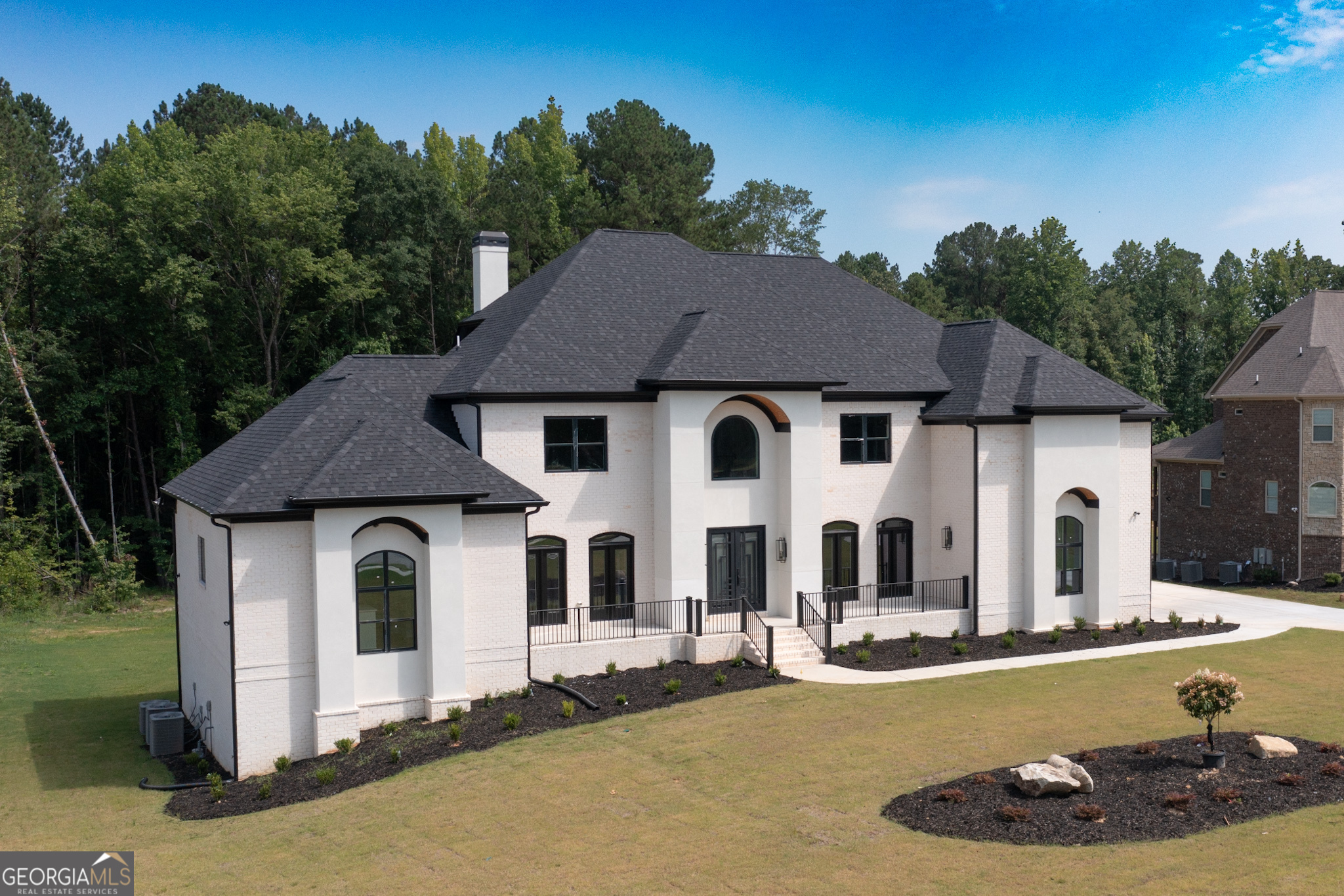 220 Waltham WAY
