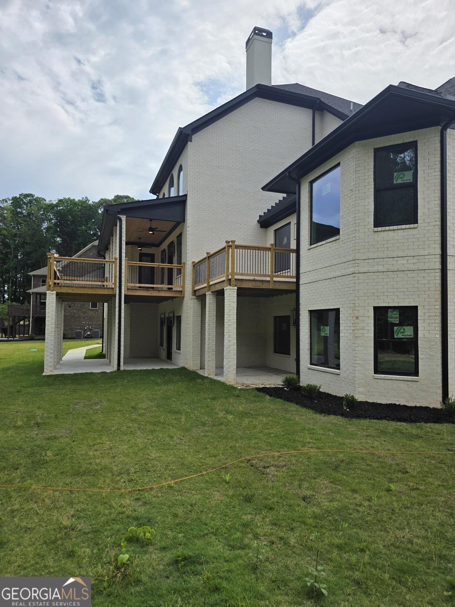220 Waltham WAY