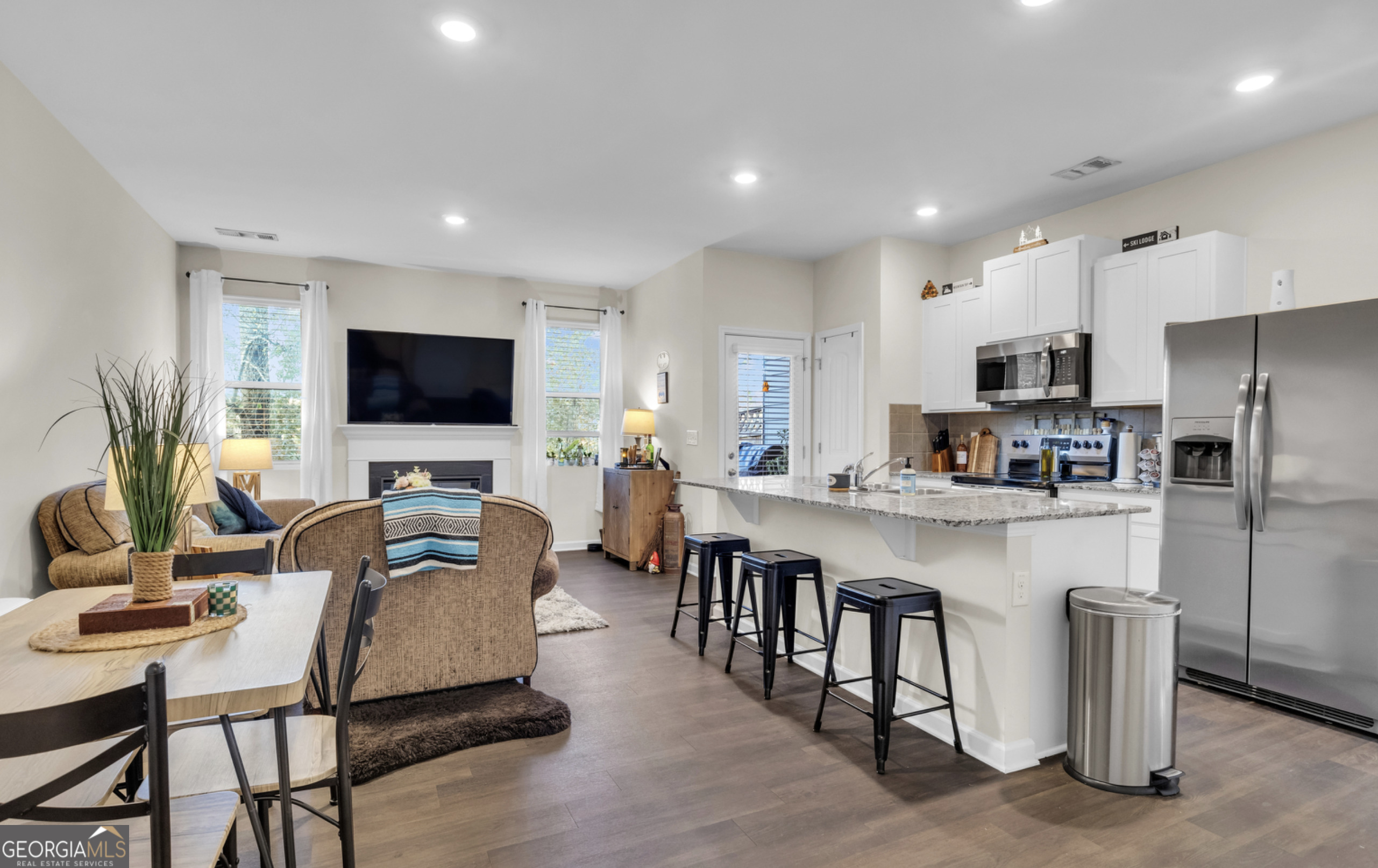 62 Chastain CIR
