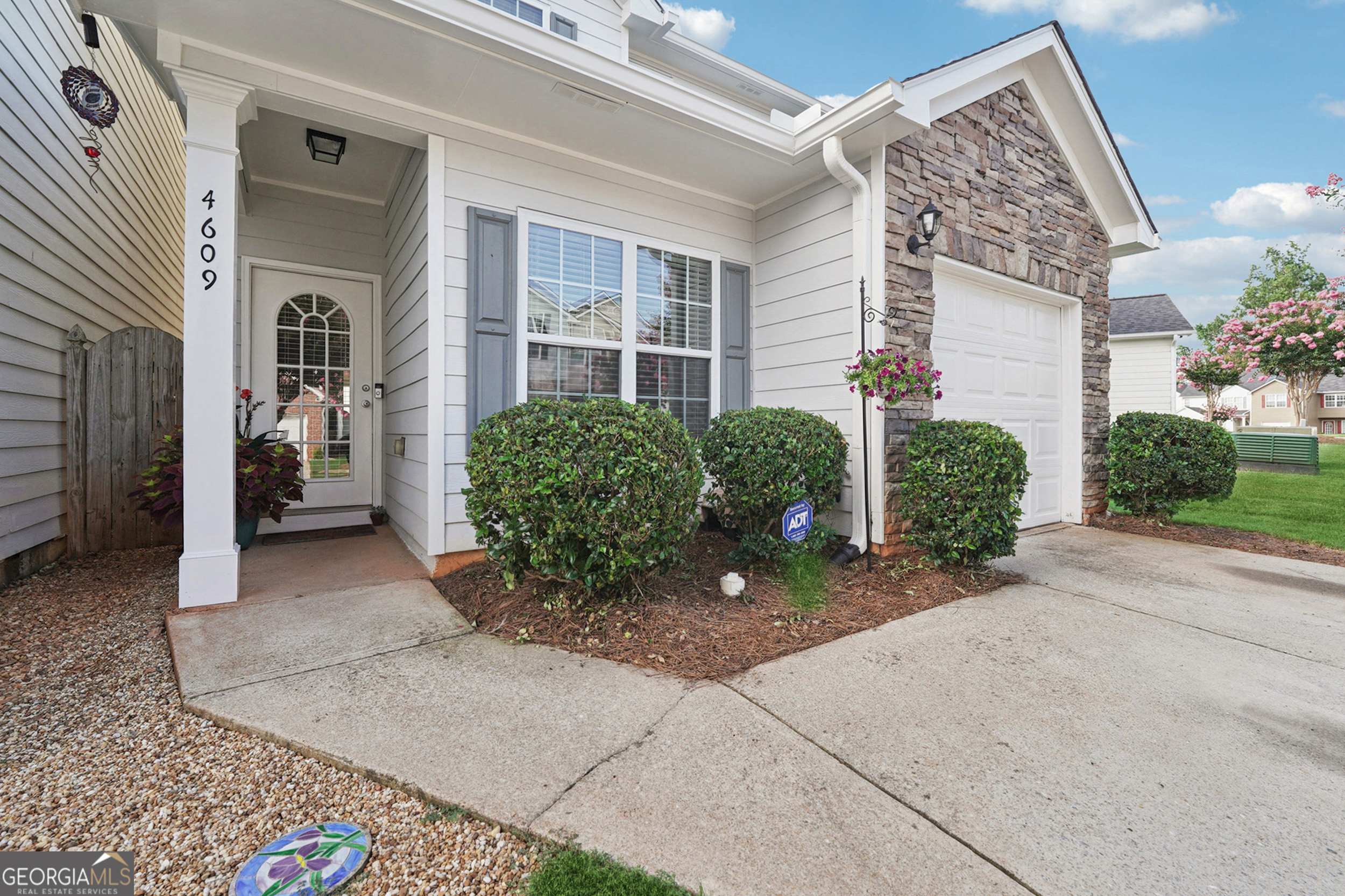 4609 Blue Iris WAY