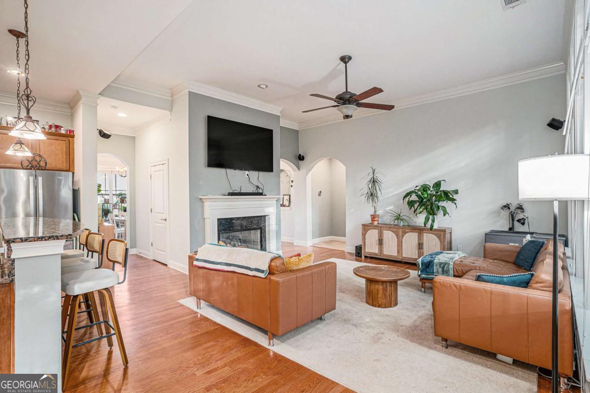 1065 Creekwood CIR
