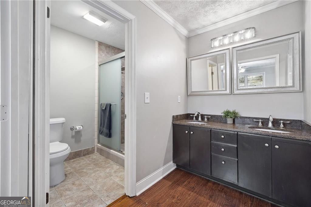 Atlanta, Georgia 30324, United States, 3 Bedrooms Bedrooms, ,2 BathroomsBathrooms,Residential,Active,222087