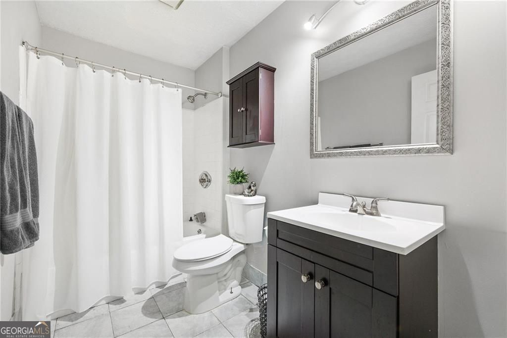 Atlanta, Georgia 30324, United States, 3 Bedrooms Bedrooms, ,2 BathroomsBathrooms,Residential,Active,222087