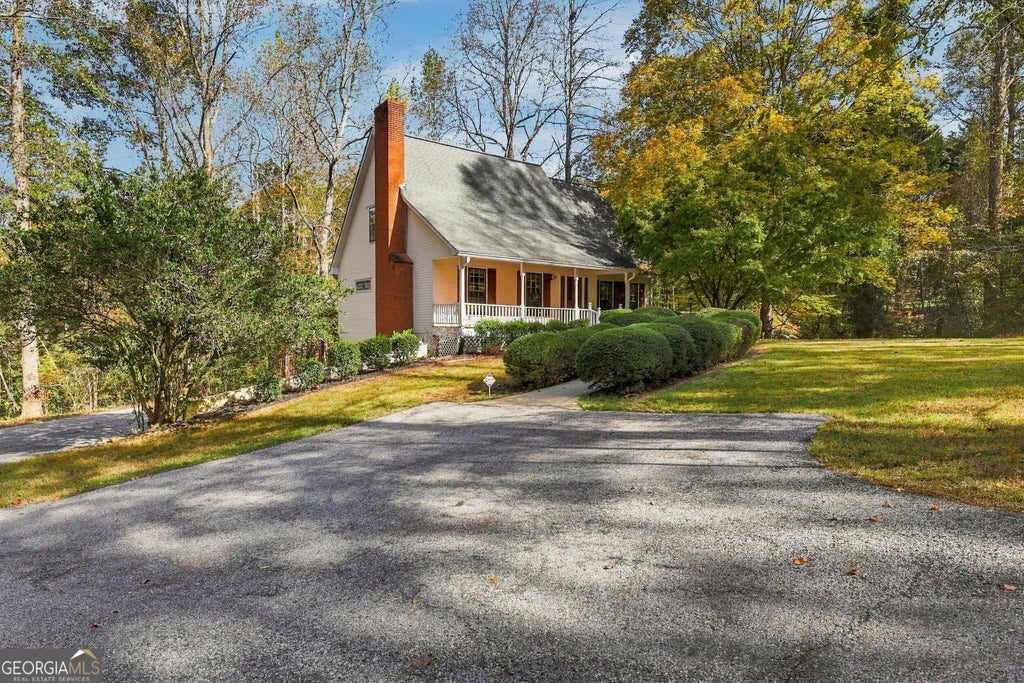 Photo of 369 Featherwood Drive, Cornelia, GA 30531 (MLS # 10880531)