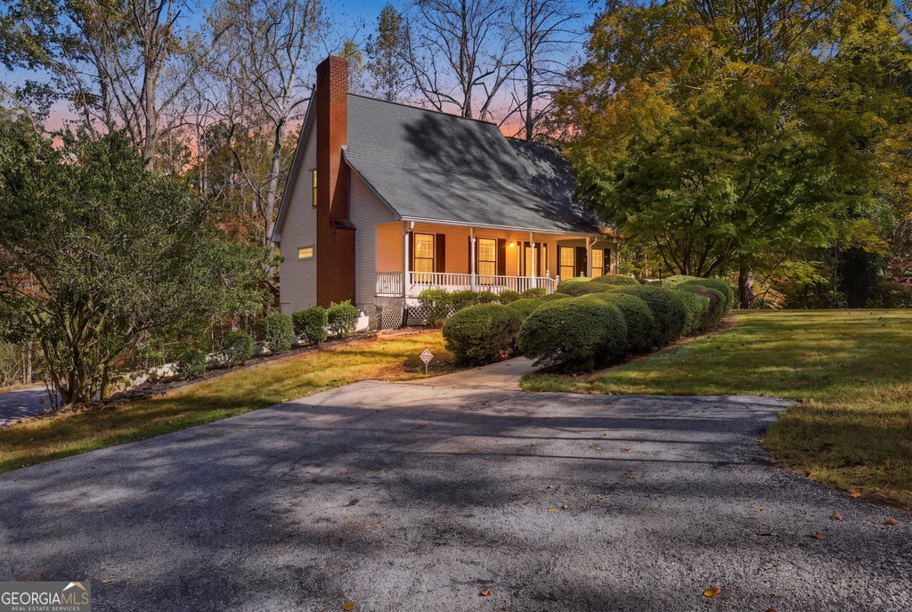 Photo of 369 Featherwood Drive, Cornelia, GA 30531 (MLS # 10880531)