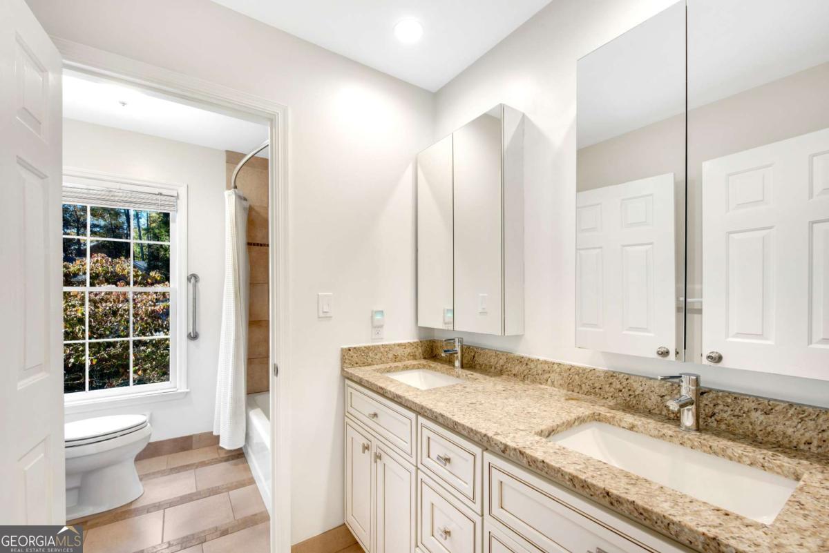 Hampton Lake - Residential