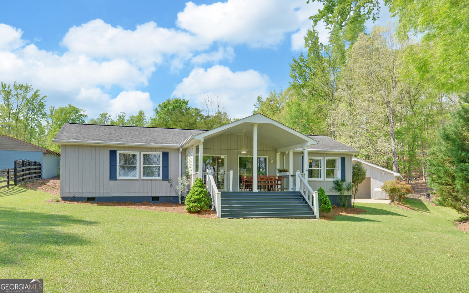809 Glenn Ferry RD