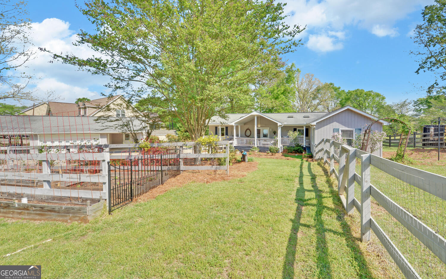 809 Glenn Ferry RD