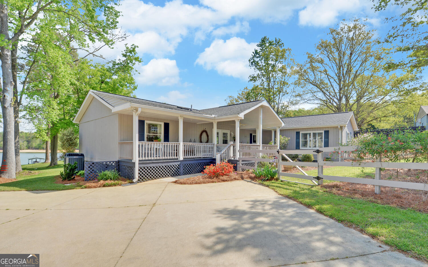 809 Glenn Ferry RD