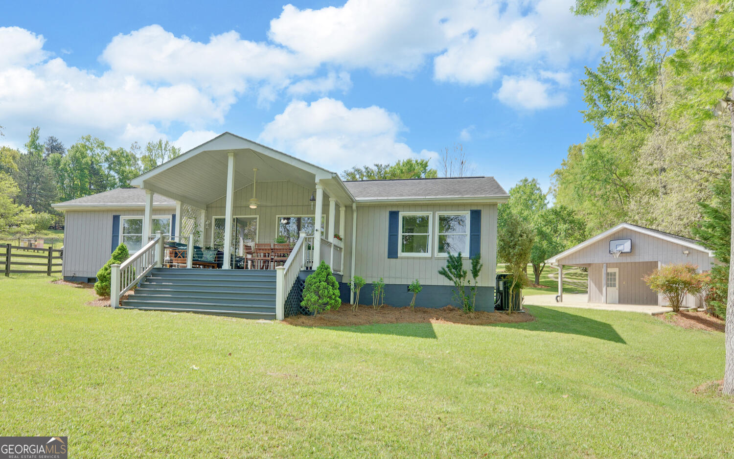 809 Glenn Ferry RD