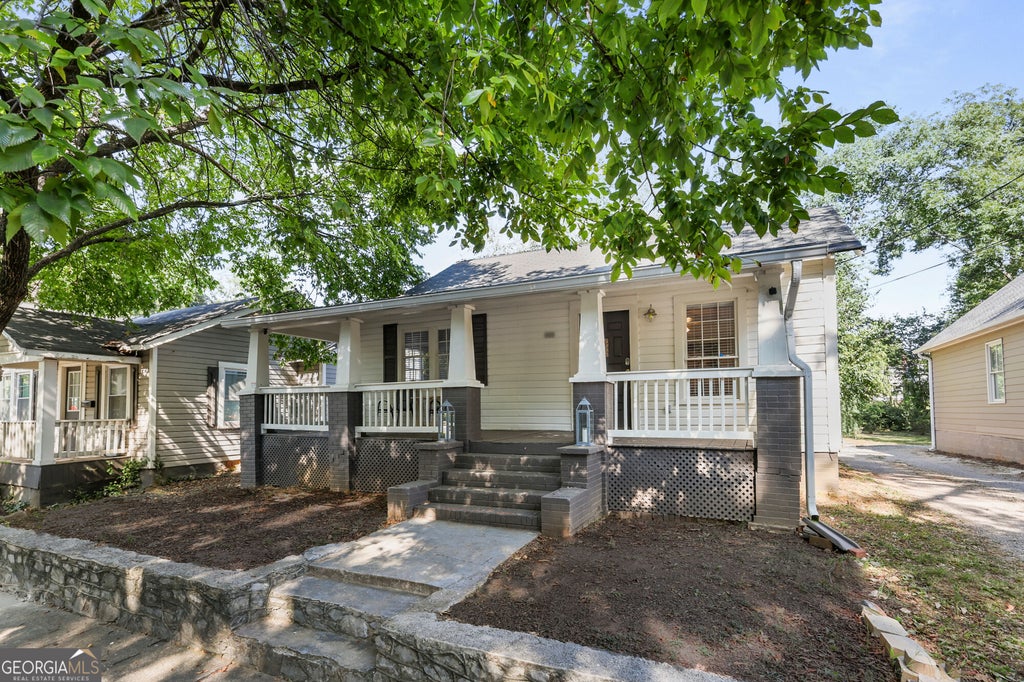 Photo of 818 Avenue B NE, Rome, GA 30165 (MLS # 10856911)