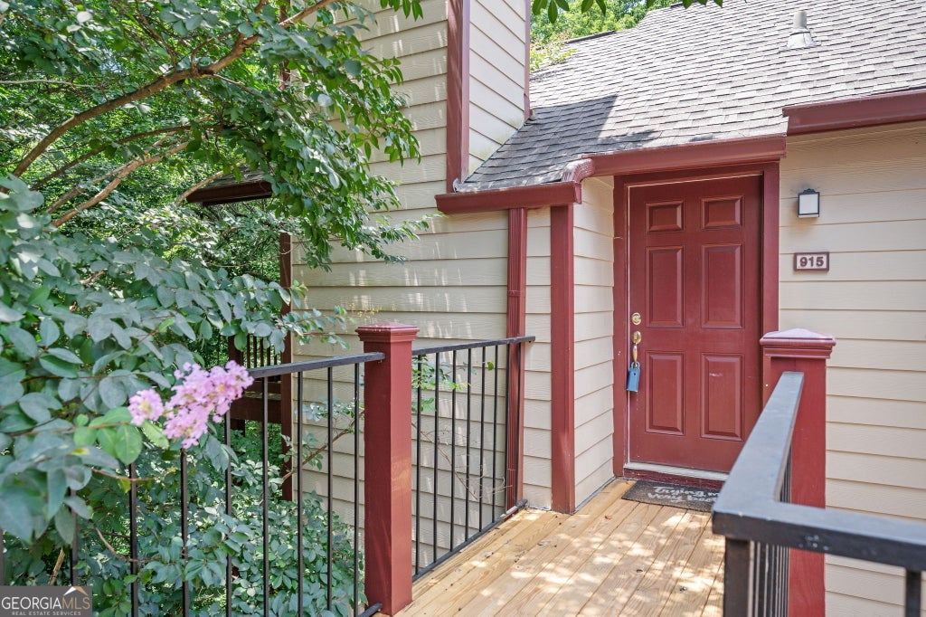 Photo of 915 Wentworth Court, Johns Creek, GA 30022 (MLS # 10817549)