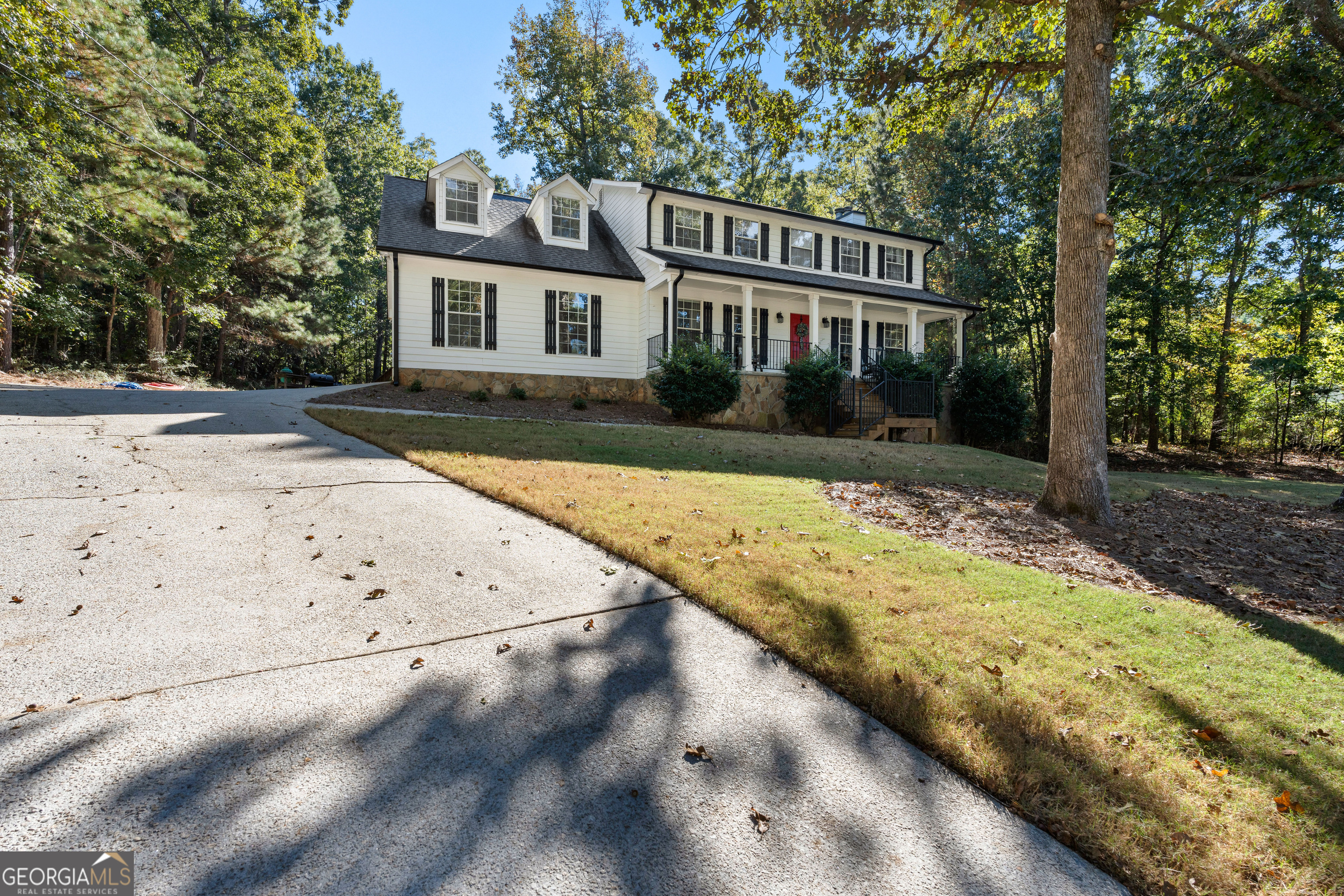 381 Country Lake DR