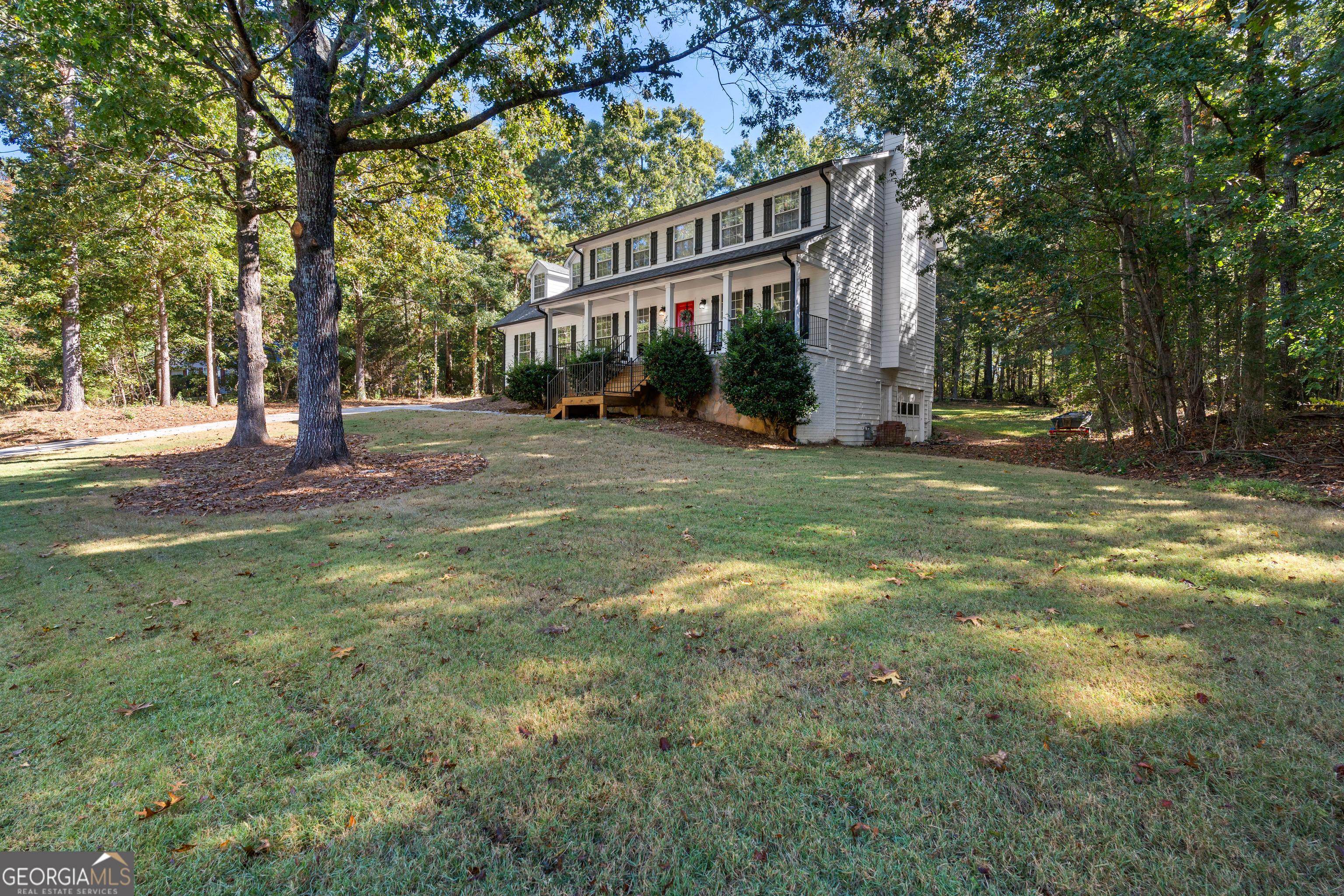 381 Country Lake DR