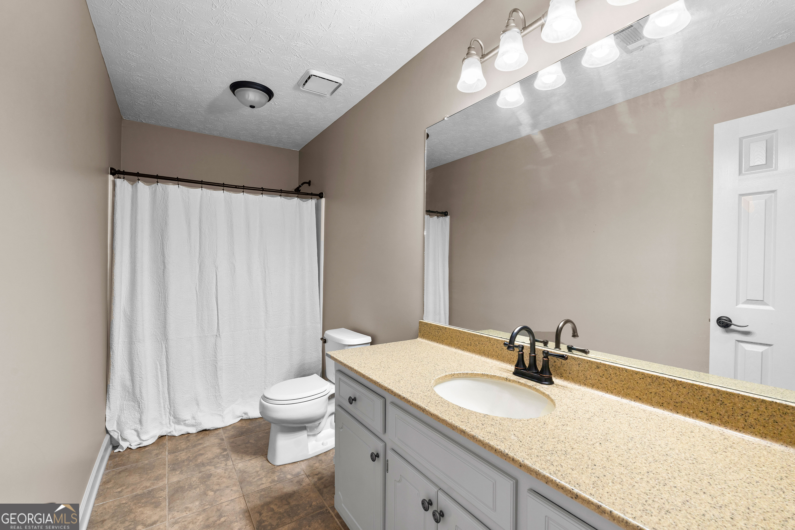 Country Lakes - Residential