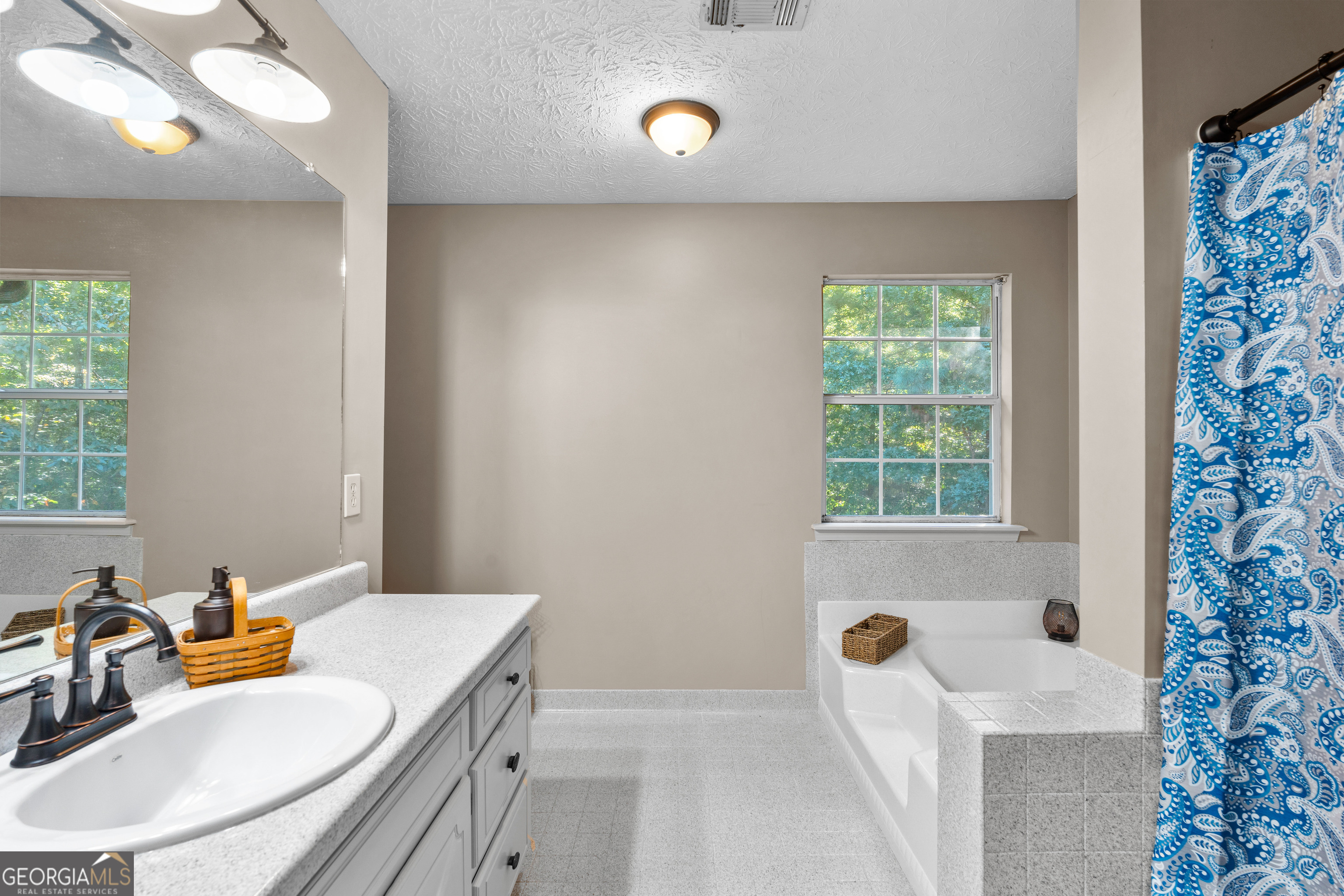 Country Lakes - Residential