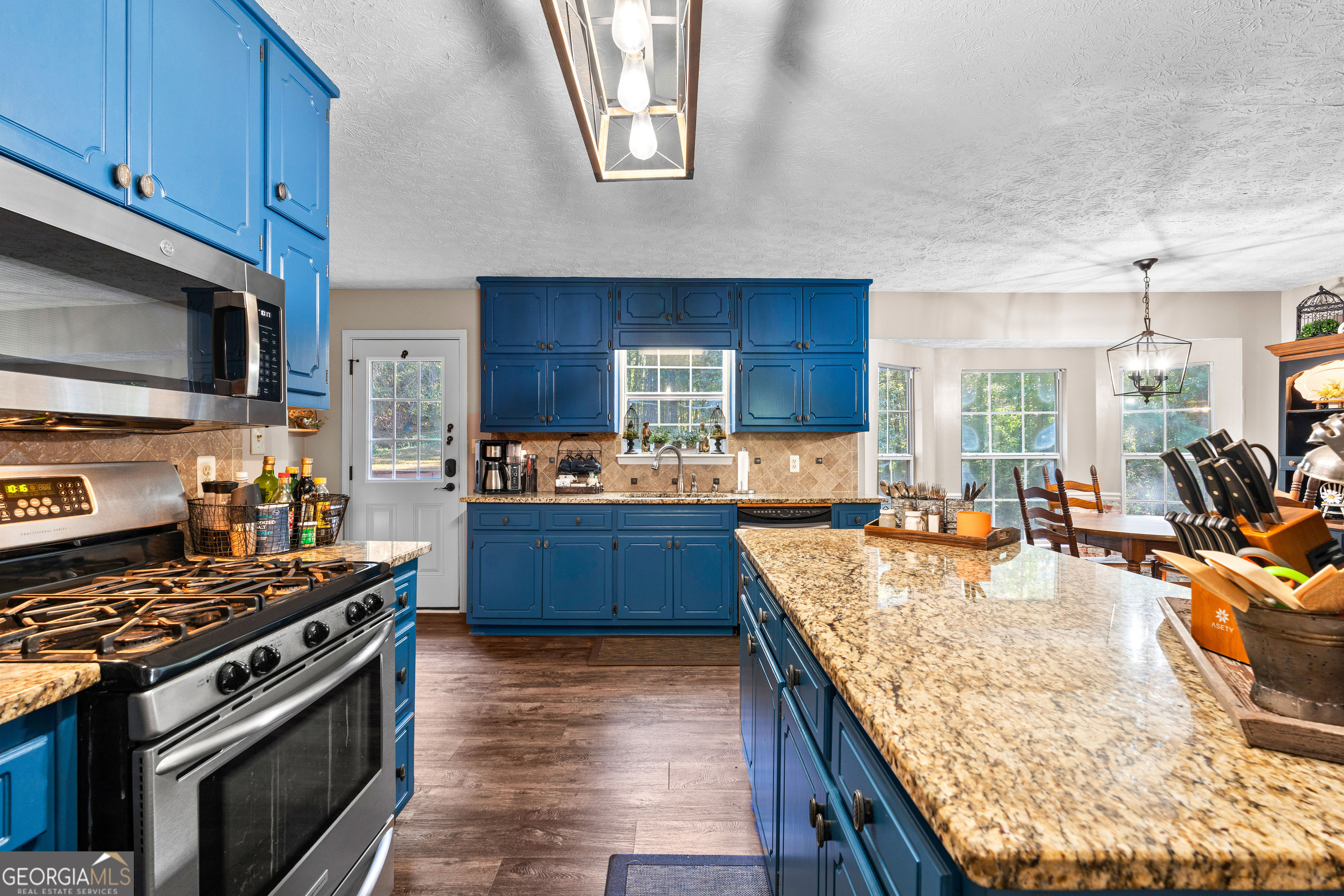 Country Lakes - Residential