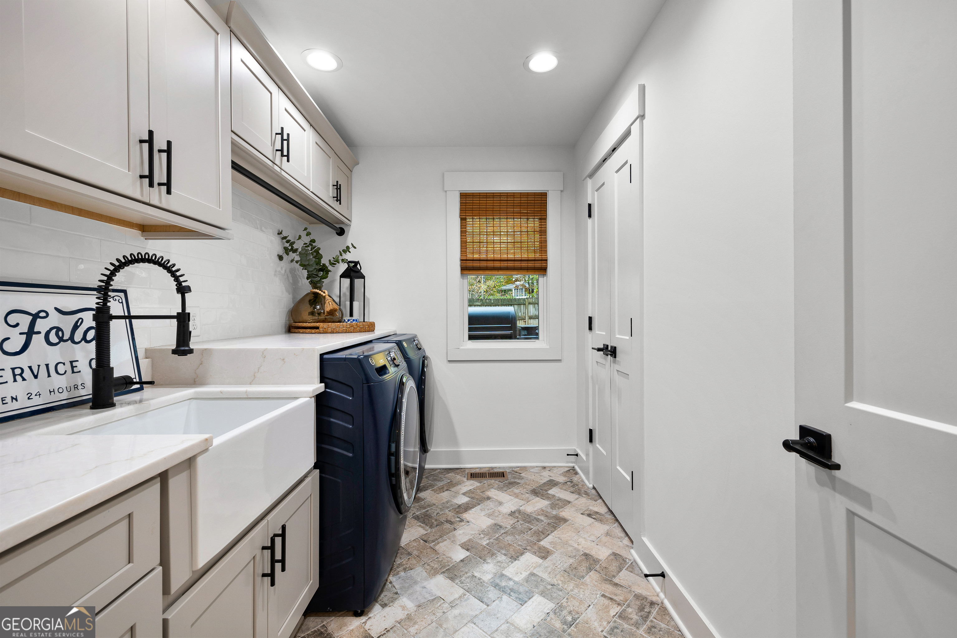 Peachtree City, Georgia 30269, United States, 5 Bedrooms Bedrooms, ,3 BathroomsBathrooms,Residential,Active,242081