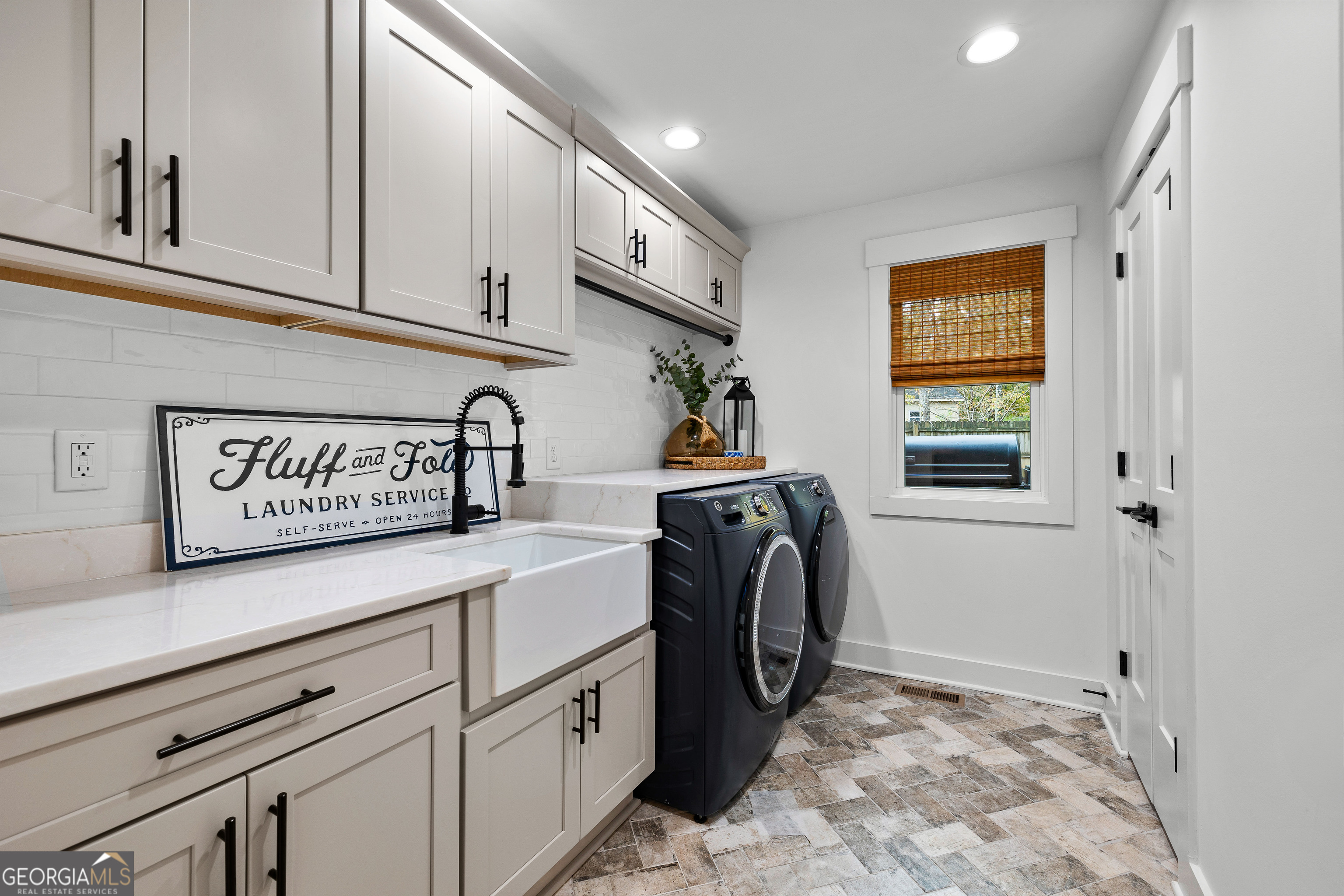 Peachtree City, Georgia 30269, United States, 5 Bedrooms Bedrooms, ,3 BathroomsBathrooms,Residential,Active,242081