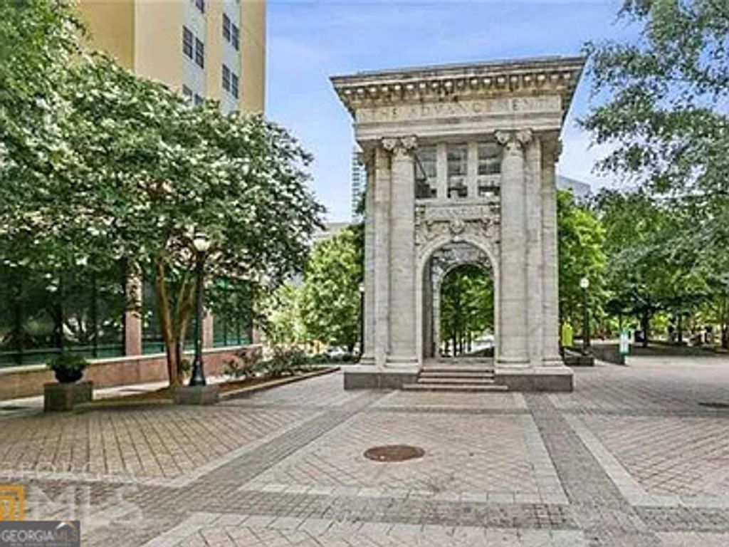 Photo of 300 Peachtree Street NE #APT 4C, Atlanta, GA 30308 (MLS # 10701708)