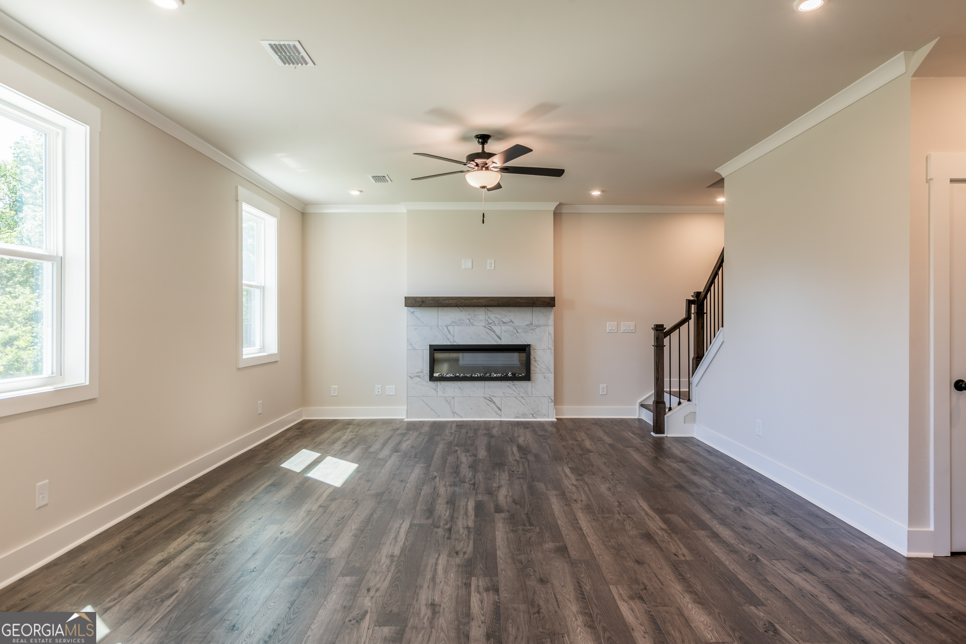 152 Henley ST 13