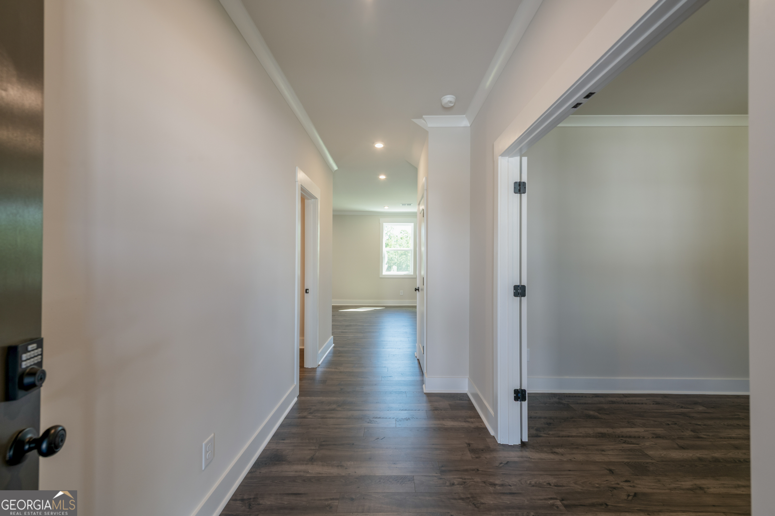 152 Henley ST 13