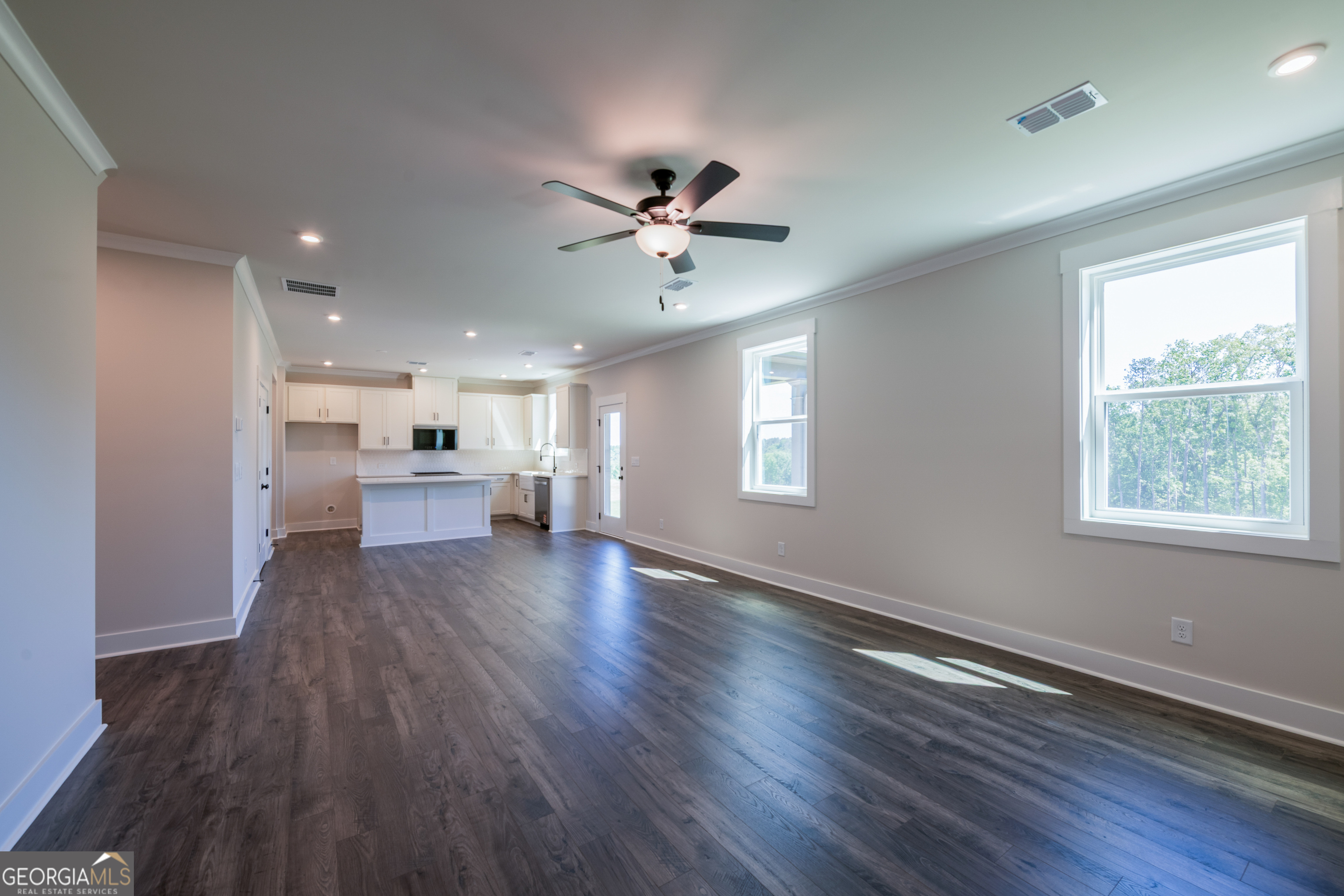 152 Henley ST 13