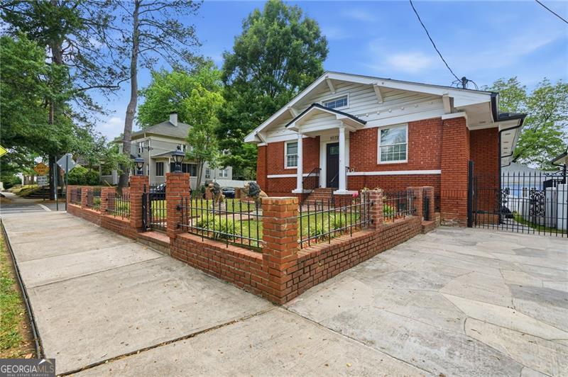 1072 Monroe DR NE