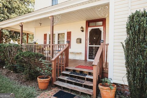 A home in Barnesville