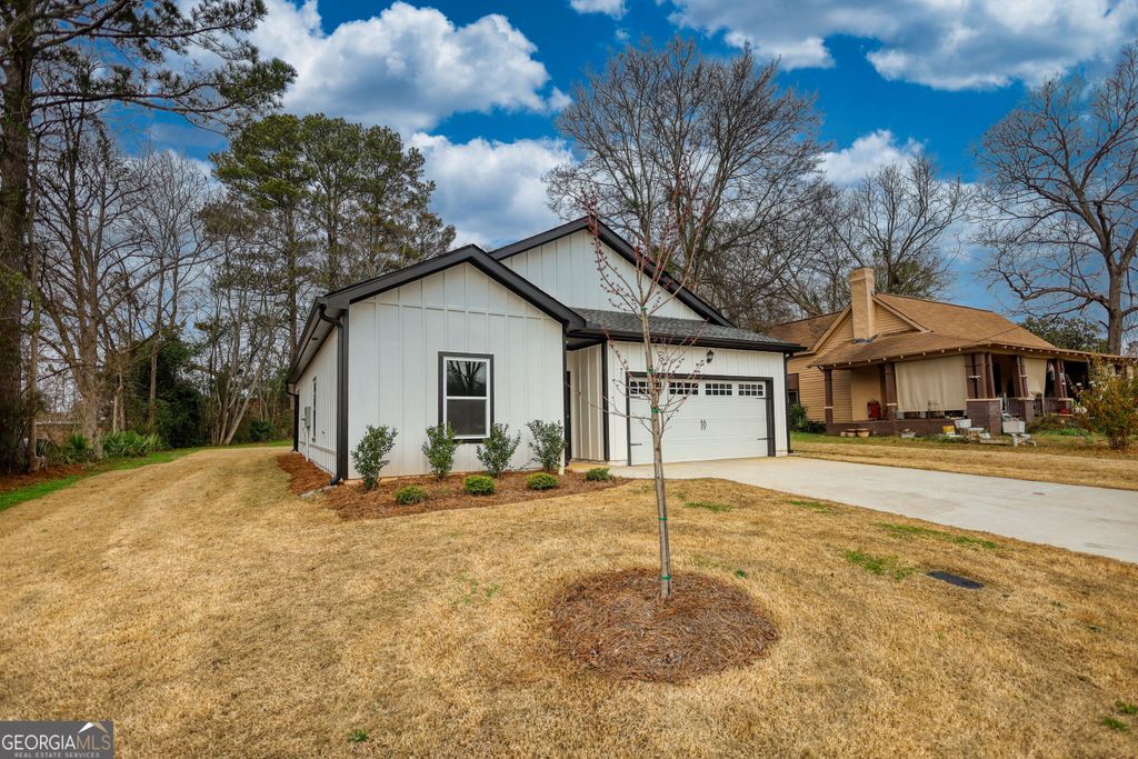 Photo of 853 Pearl St, Madison, GA 30650 (MLS # 10669791)