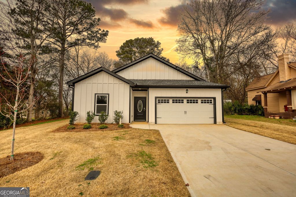 Photo of 853 Pearl St, Madison, GA 30650 (MLS # 10669791)