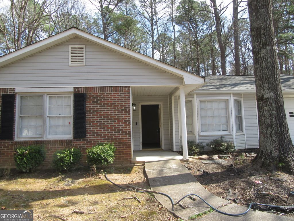 Photo of 613 Windsor Drive SE, Conyers, GA 30094 (MLS # 10696466)