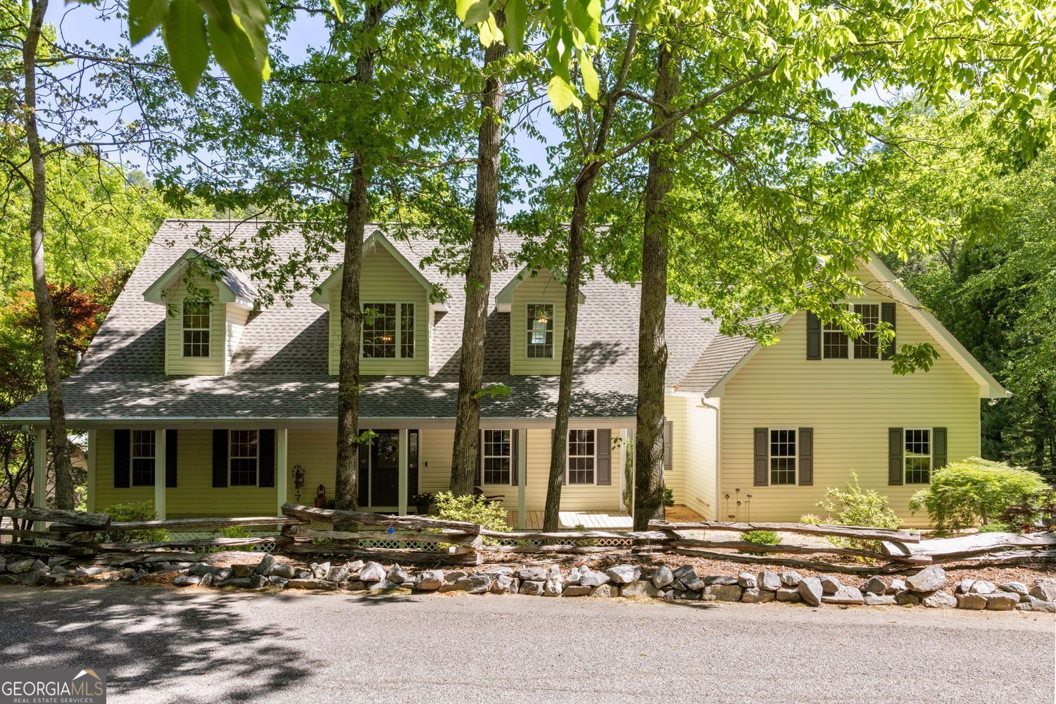 704 Riverbend RD
