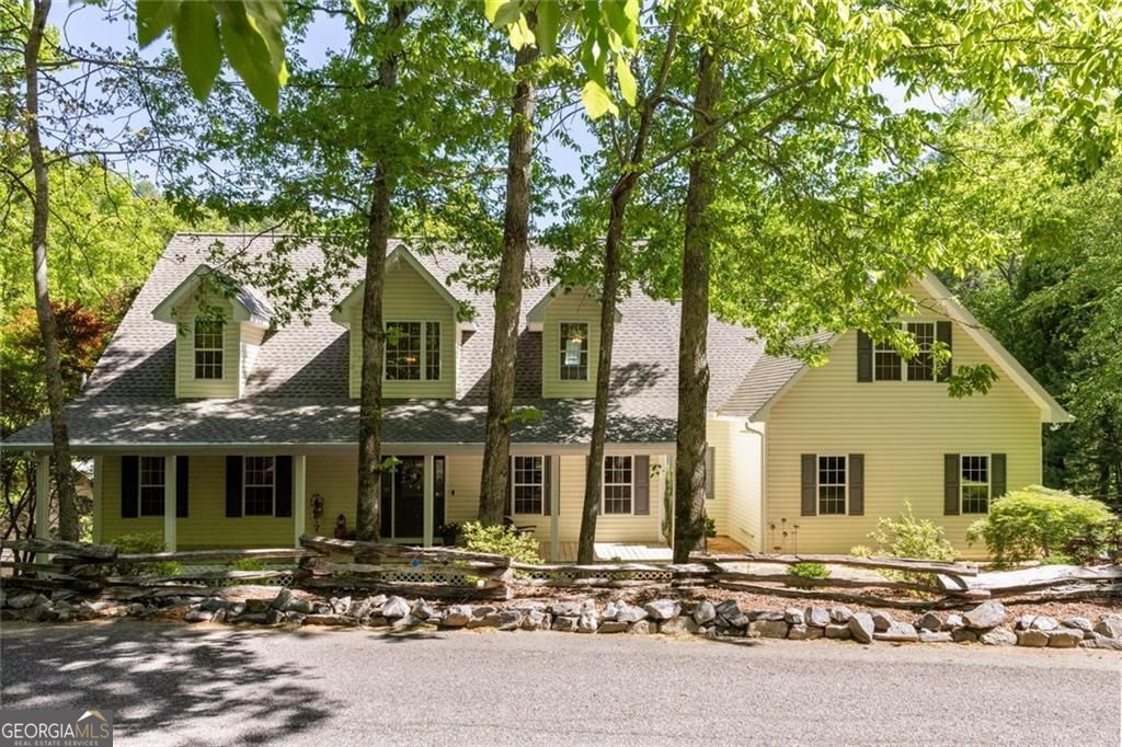 704 Riverbend RD