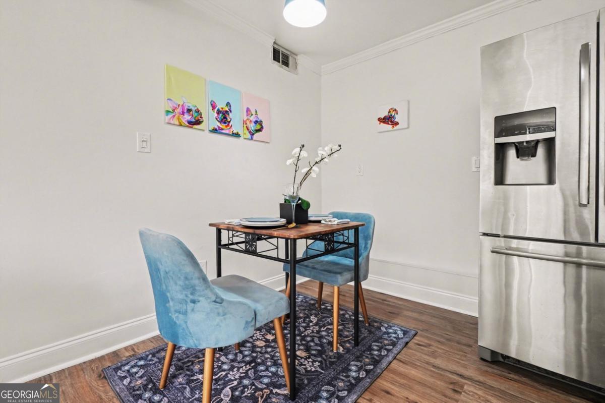 870 Glendale TER NE 11