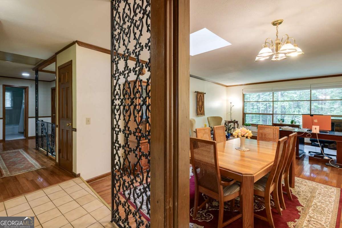 2425 Maclaren CIR