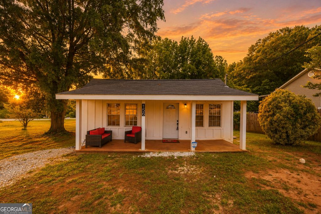 Photo of 156 Pine Avenue, Commerce, GA 30529 (MLS # 10774918)
