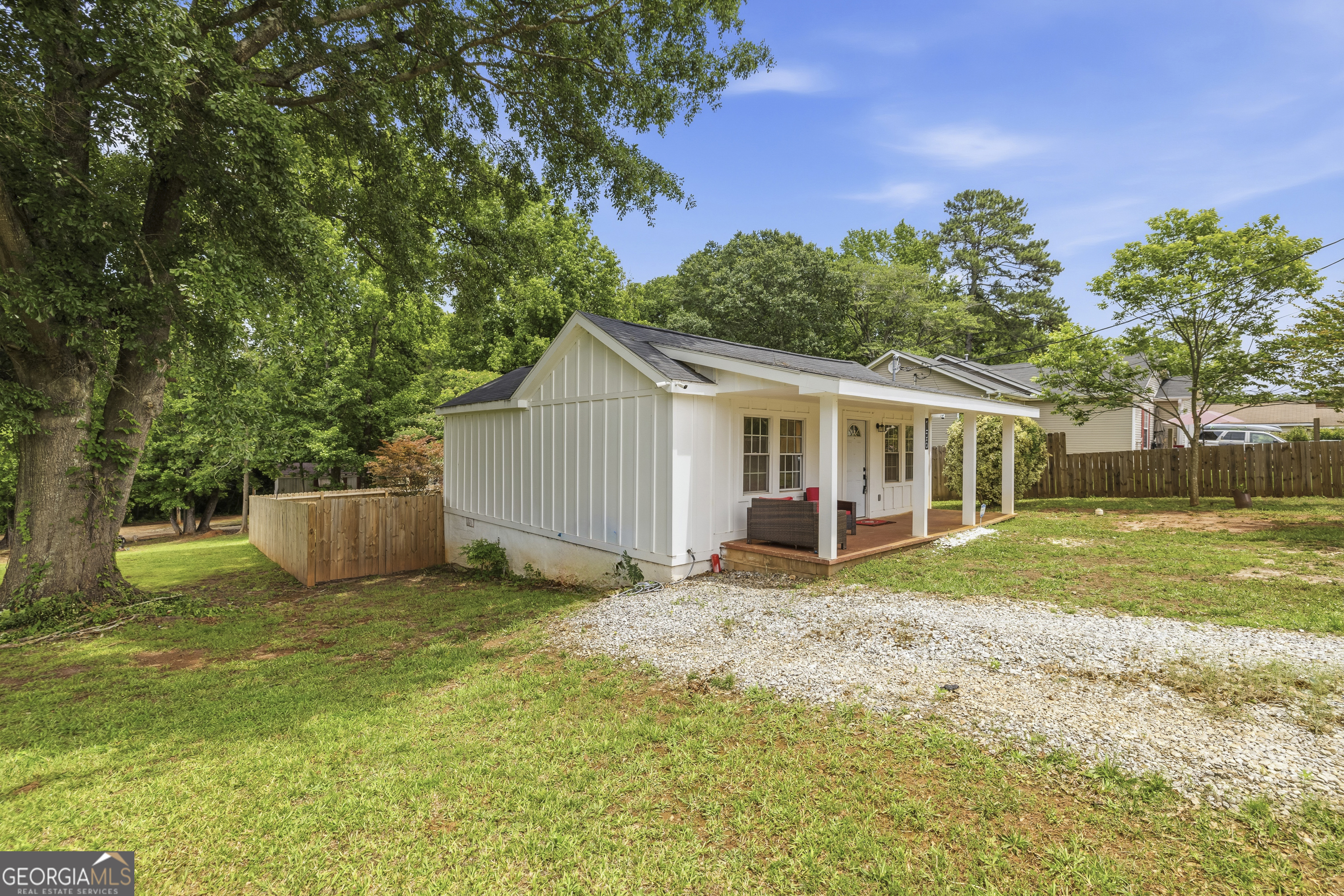 156 Pine AVE