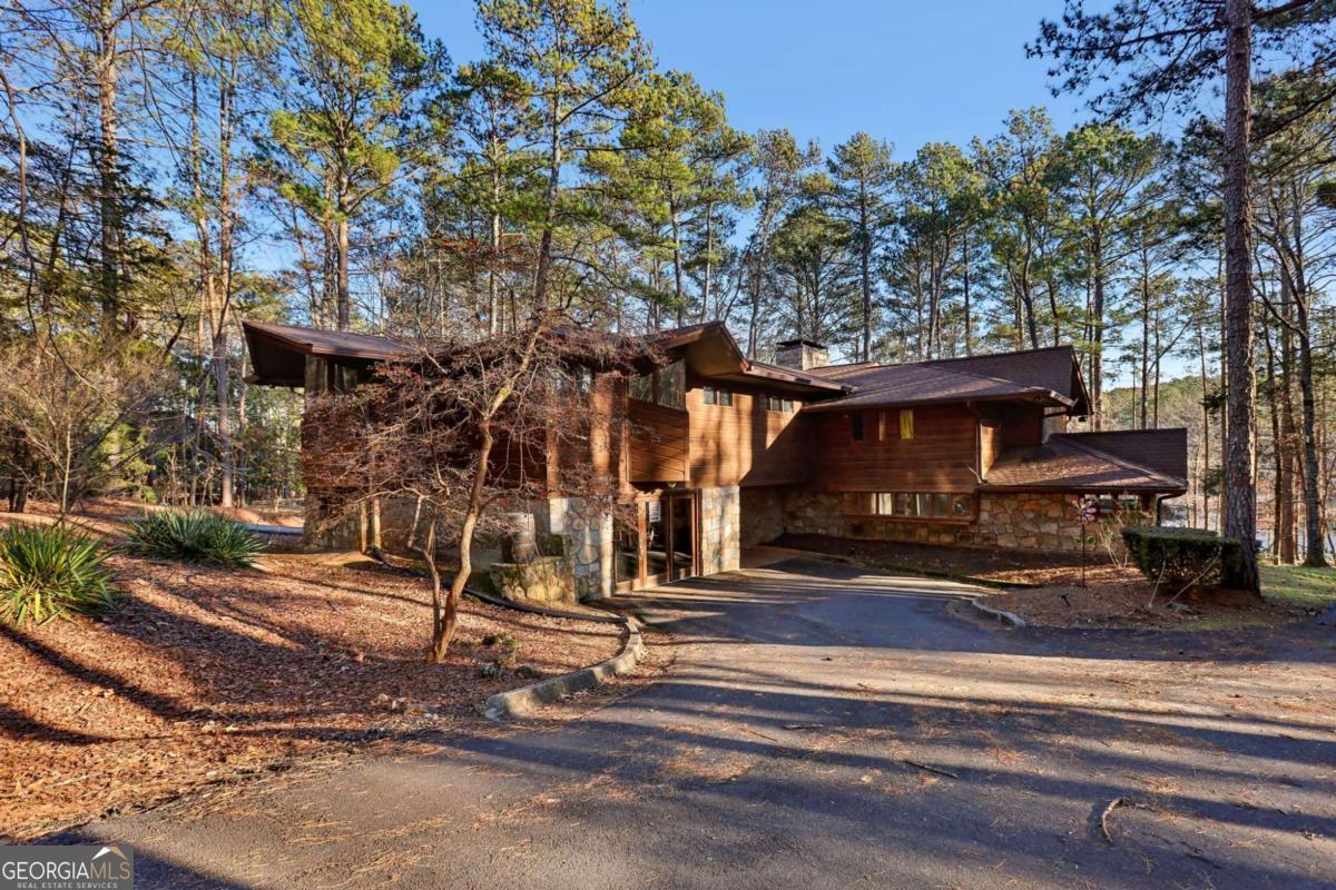 2513 Overlake LN