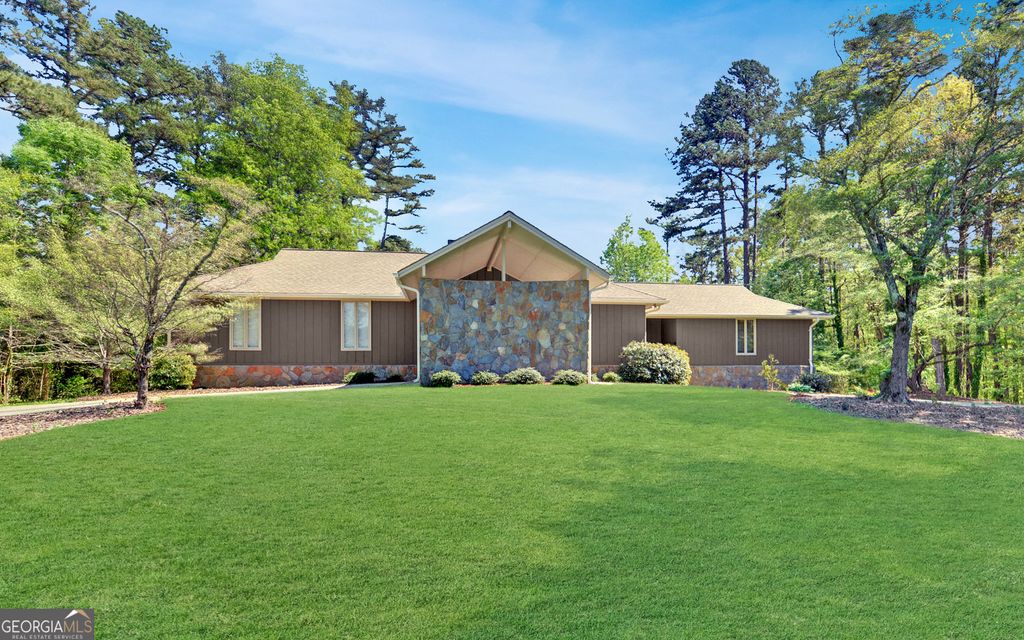 Photo of 850 Long Road, Toccoa, GA 30577 (MLS # 10651356)