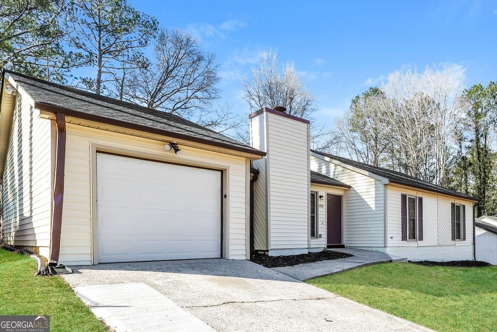 Photo of 1070 Salisbury Trail, Riverdale, GA 30296 (MLS # 10693906)