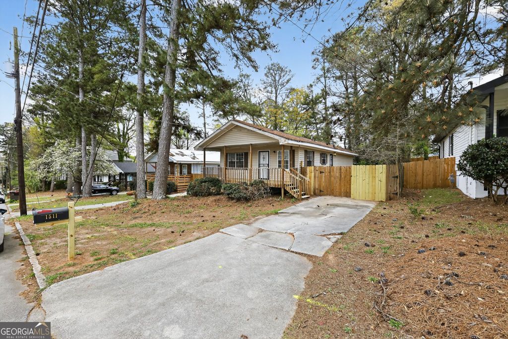 Photo of 1511 Rupert Road, Decatur, GA 30032 (MLS # 10719998)