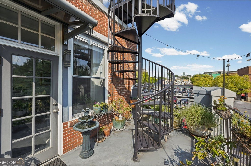 Photo of 985 Ponce De Leon Avenue NE #408, Atlanta, GA 30306 (MLS # 10850055)