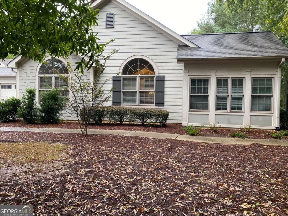142 Edgewood CT