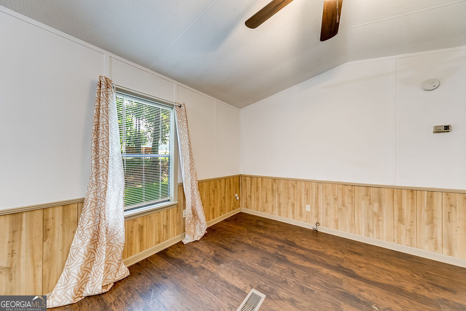 Jefferson, Georgia 30549, United States, 2 Bedrooms Bedrooms, ,2 BathroomsBathrooms,Residential,Pending,159604