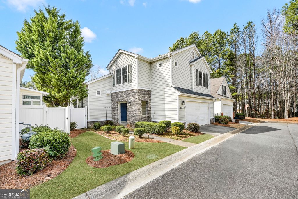 Photo of 562 Windcroft Circle NW, Acworth, GA 30101 (MLS # 10697224)