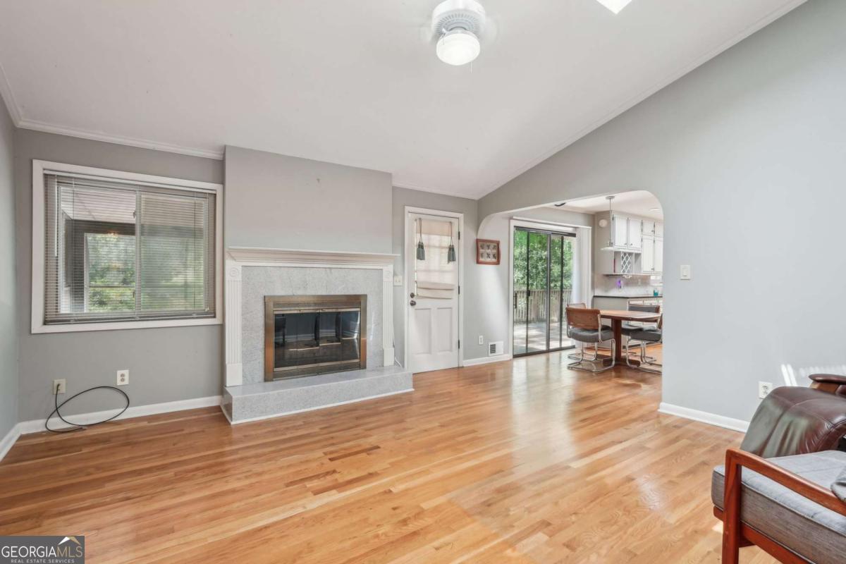 1496 Country Squire DR